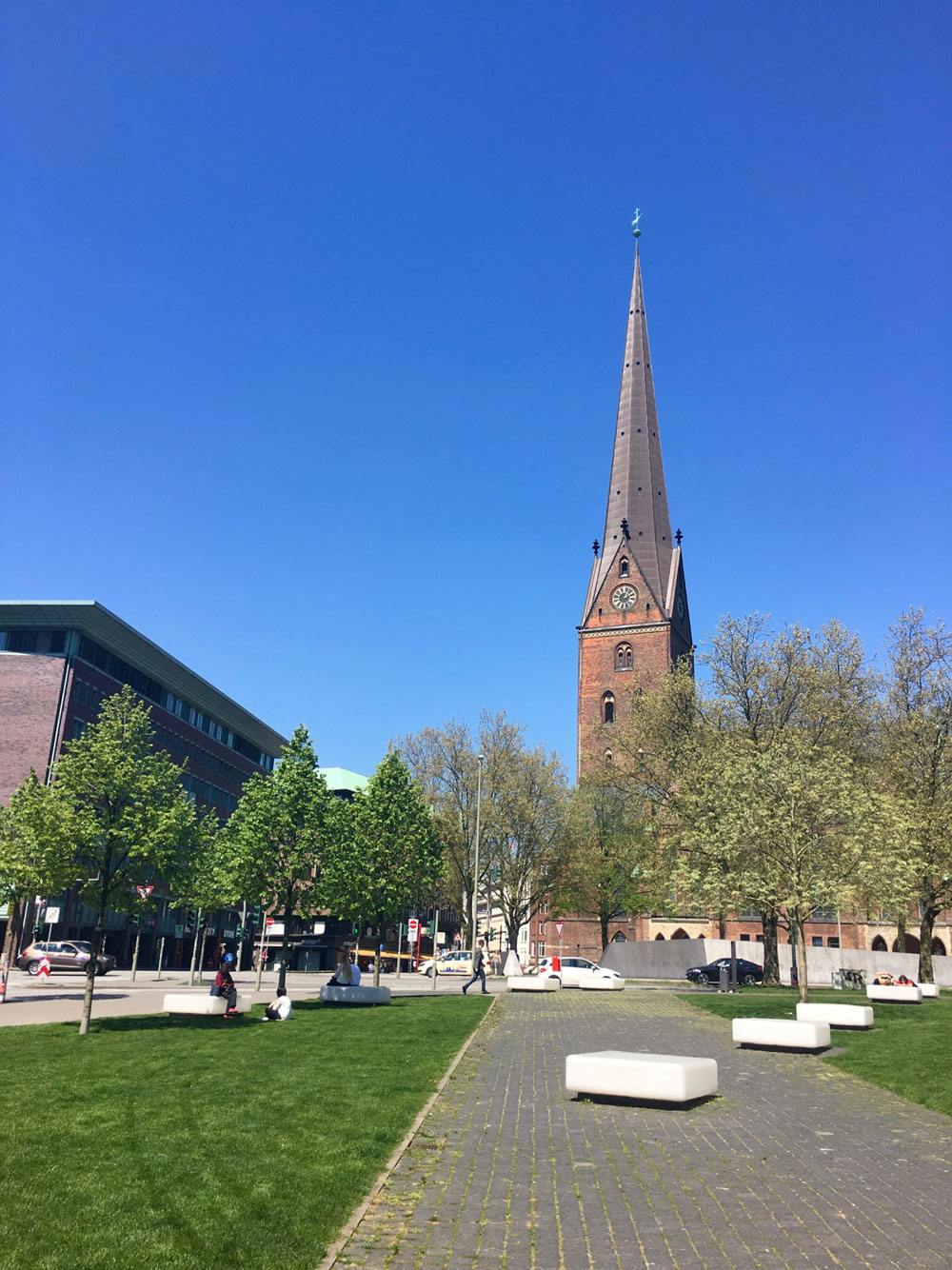 Domplatz with view of Sankt Petri Kirche