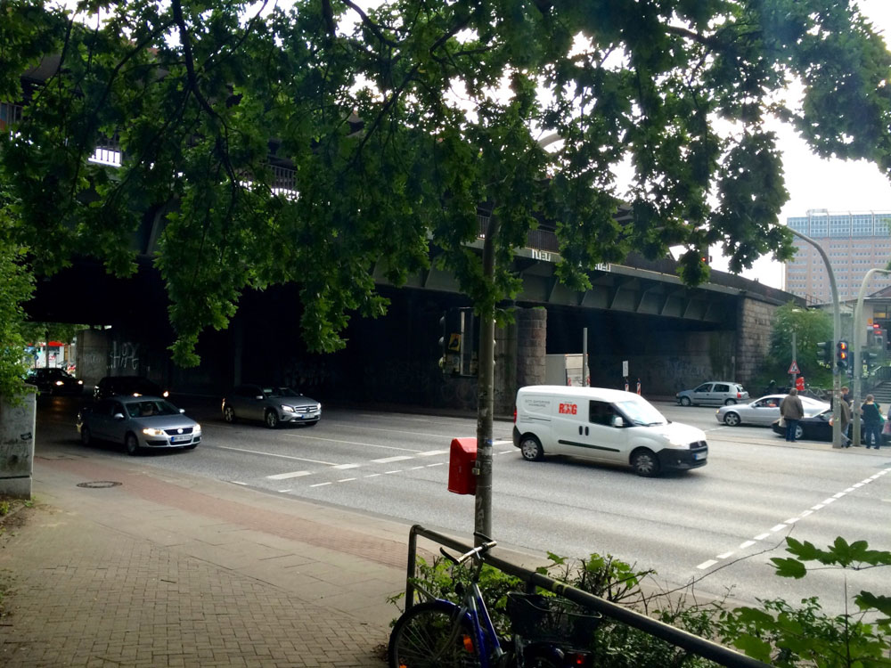 Park near the U-Bahn and S-Bahn station Berliner Tor