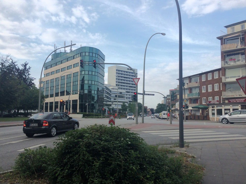 Crossing Hammer Street / Marienthaler Straße
