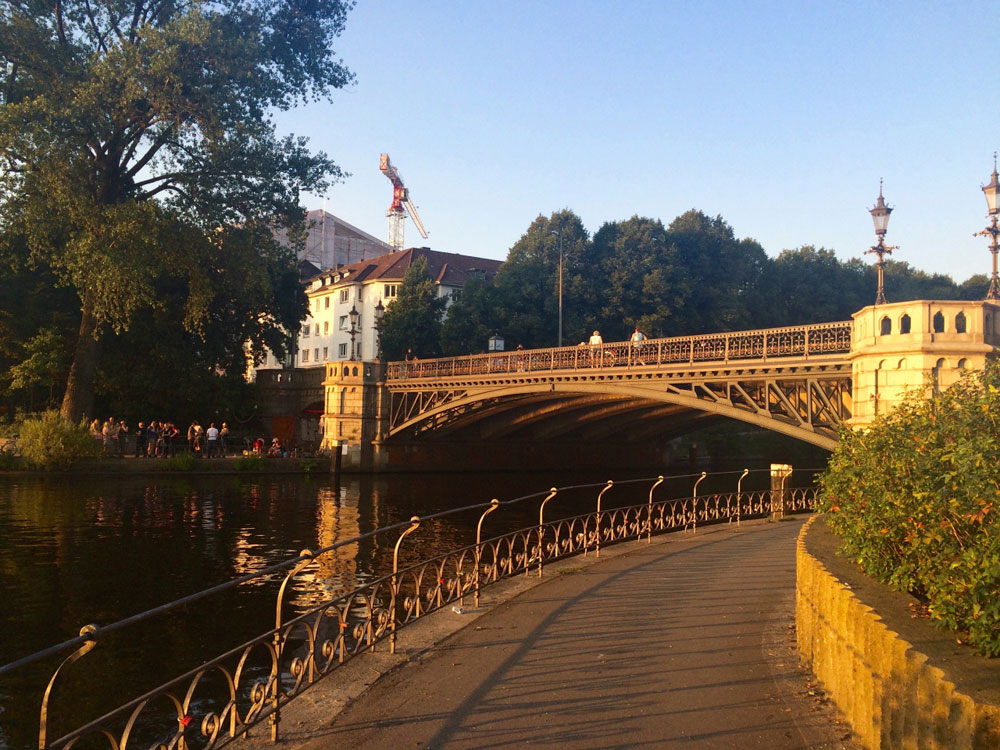 Schwanenwikbrücke and the Wandse